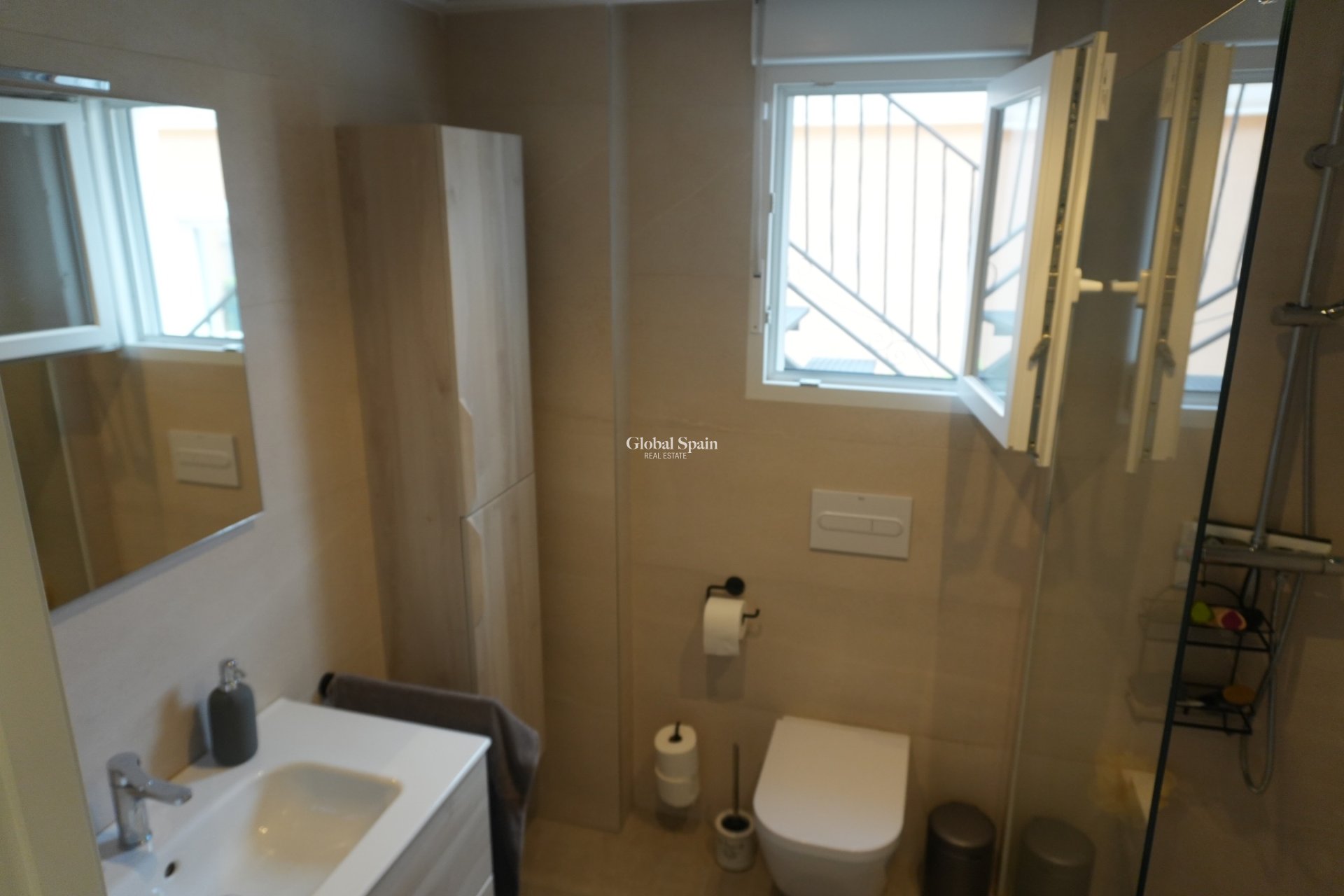 Resale - VILLA -
LA ROMANA - Inland