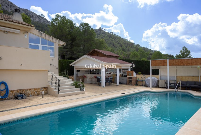 Resale - VILLA -
LA ZARZA - Inland