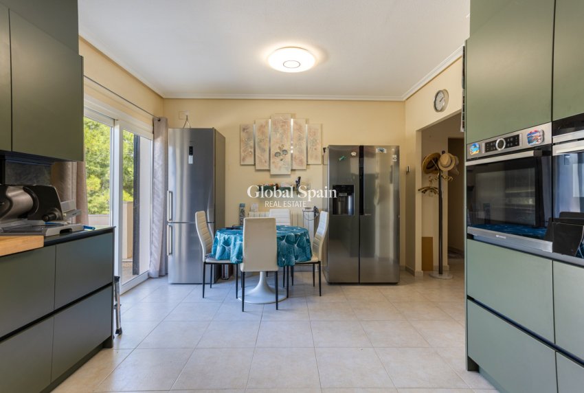 Resale - VILLA -
LA ZARZA - Inland