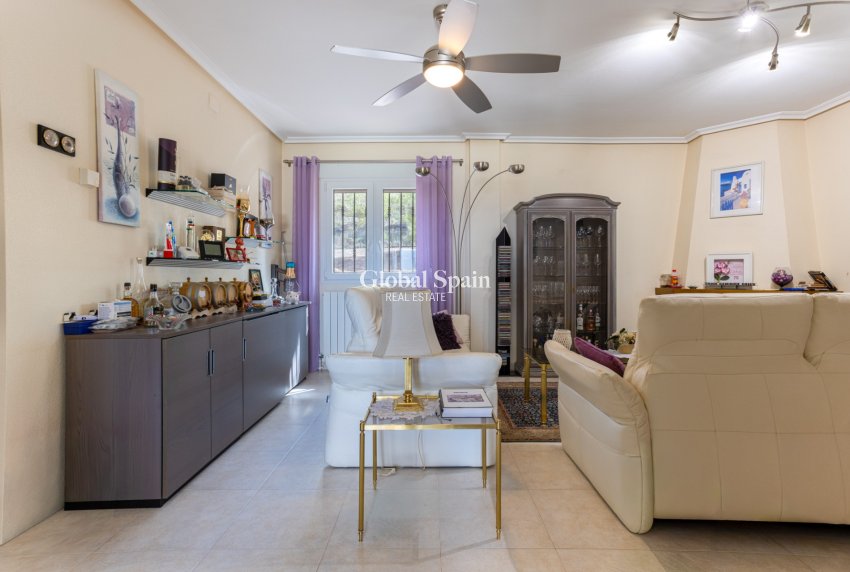 Resale - VILLA -
LA ZARZA - Inland