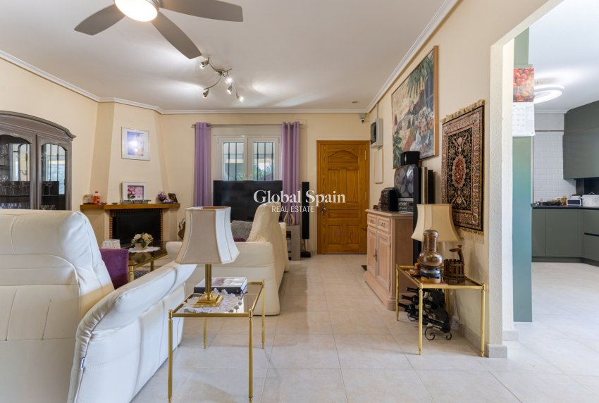 Resale - VILLA -
LA ZARZA - Inland