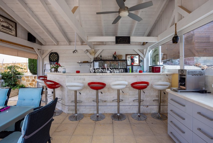 Resale - VILLA -
LA ZARZA - Inland