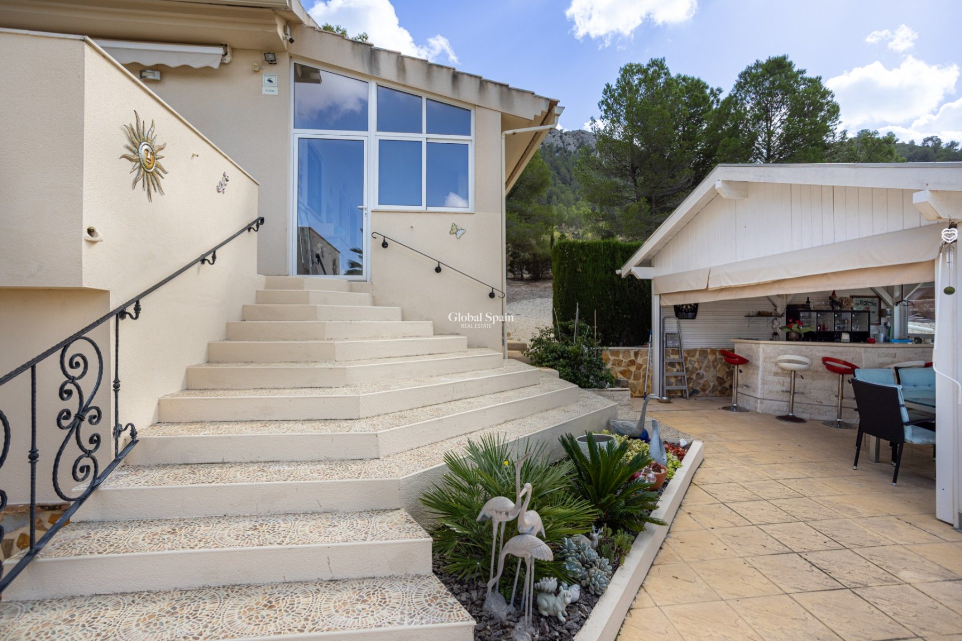 Resale - VILLA -
LA ZARZA - Inland