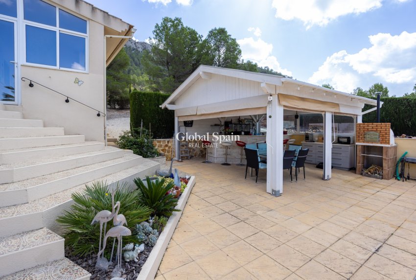 Resale - VILLA -
LA ZARZA - Inland