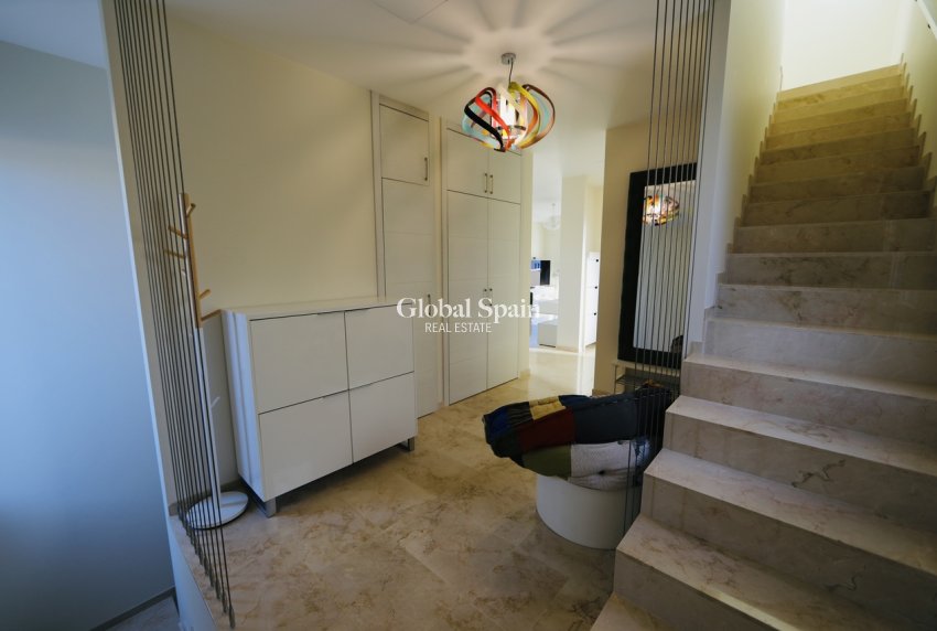 Resale - VILLA -
LA ZENIA - Costa Blanca