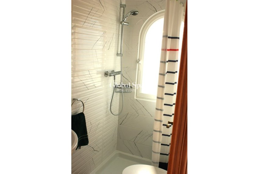 Resale - VILLA -
LA ZENIA - Costa Blanca