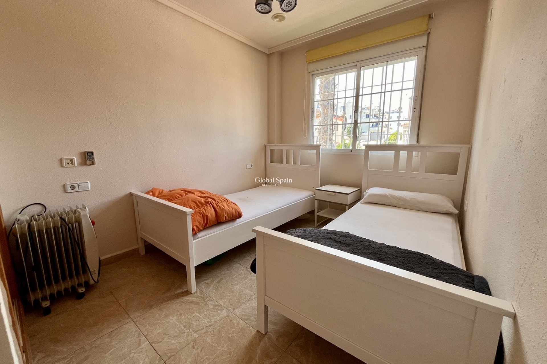 Resale - VILLA -
LA ZENIA - Costa Blanca