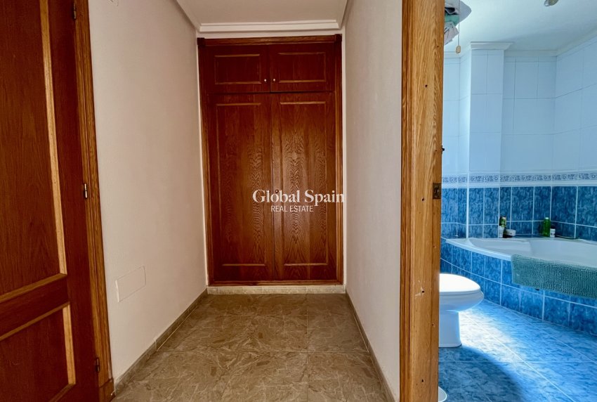 Resale - VILLA -
LA ZENIA - Costa Blanca