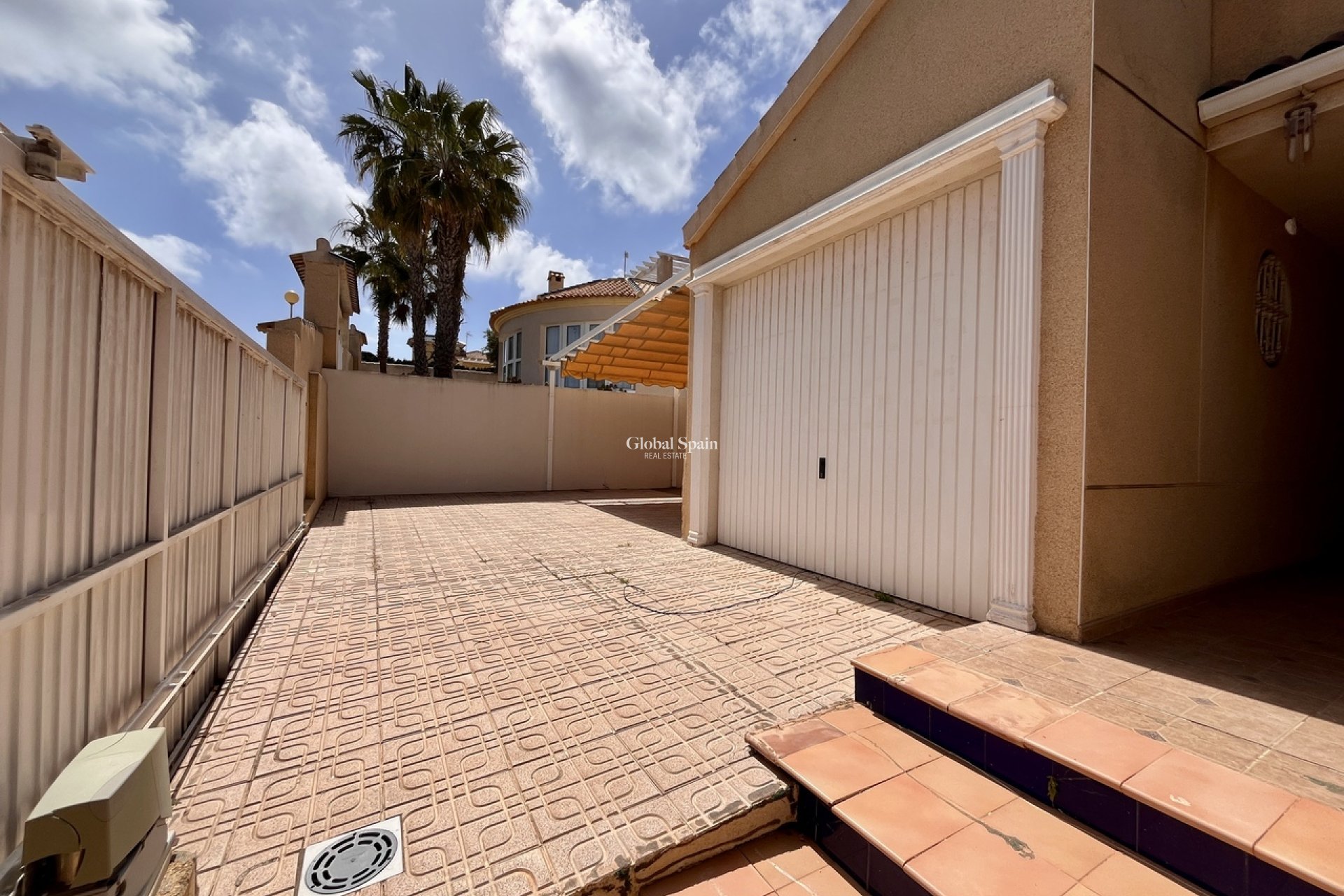 Resale - VILLA -
LA ZENIA - Costa Blanca
