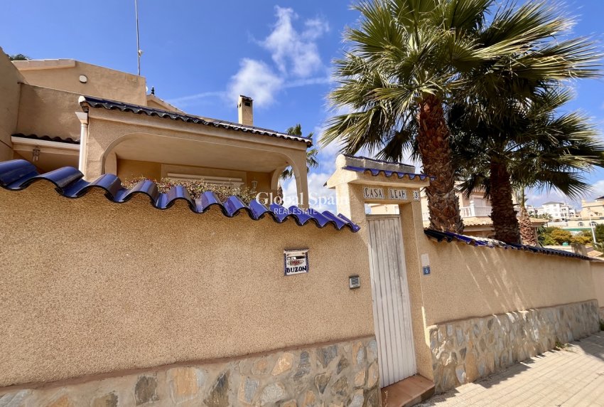 Resale - VILLA -
LA ZENIA - Costa Blanca