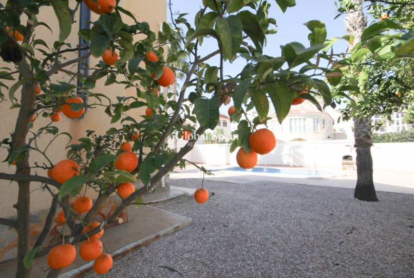 Resale - VILLA -
LA ZENIA - Costa Blanca