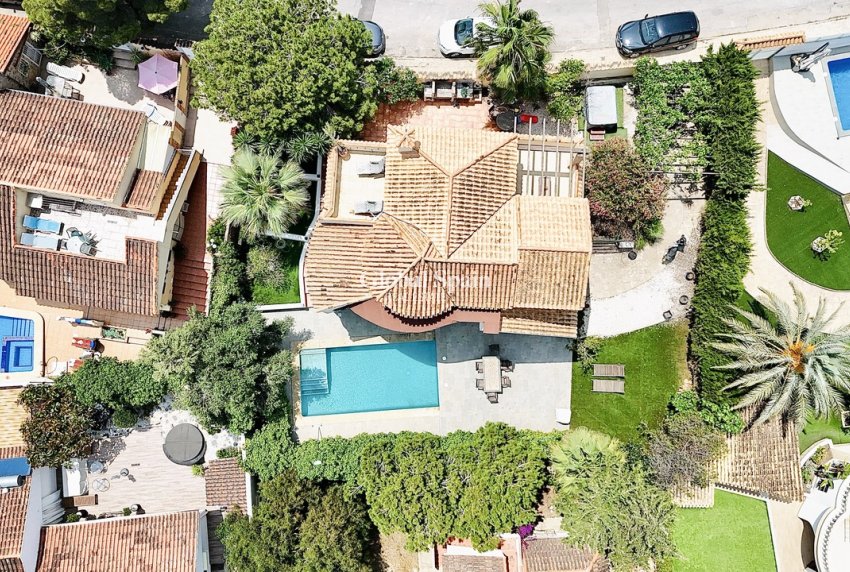 Resale - VILLA -
LA ZENIA - Costa Blanca