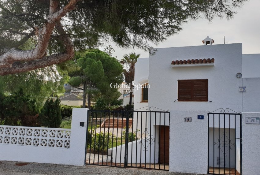 Resale - VILLA -
LA ZENIA - Costa Blanca