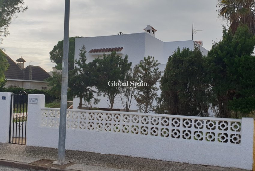 Resale - VILLA -
LA ZENIA - Costa Blanca