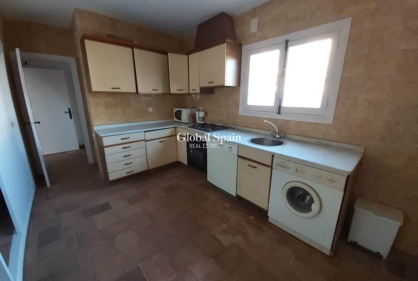 Resale - VILLA -
LA ZENIA - Costa Blanca