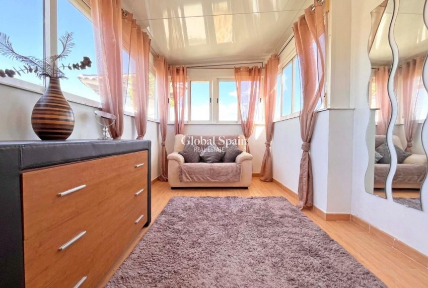 Resale - VILLA -
LA ZENIA - Costa Blanca