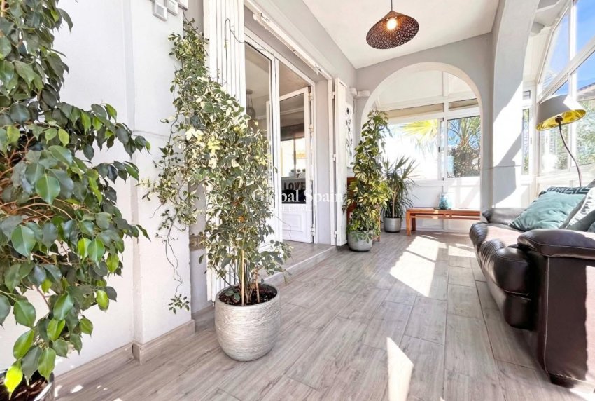 Resale - VILLA -
LA ZENIA - Costa Blanca