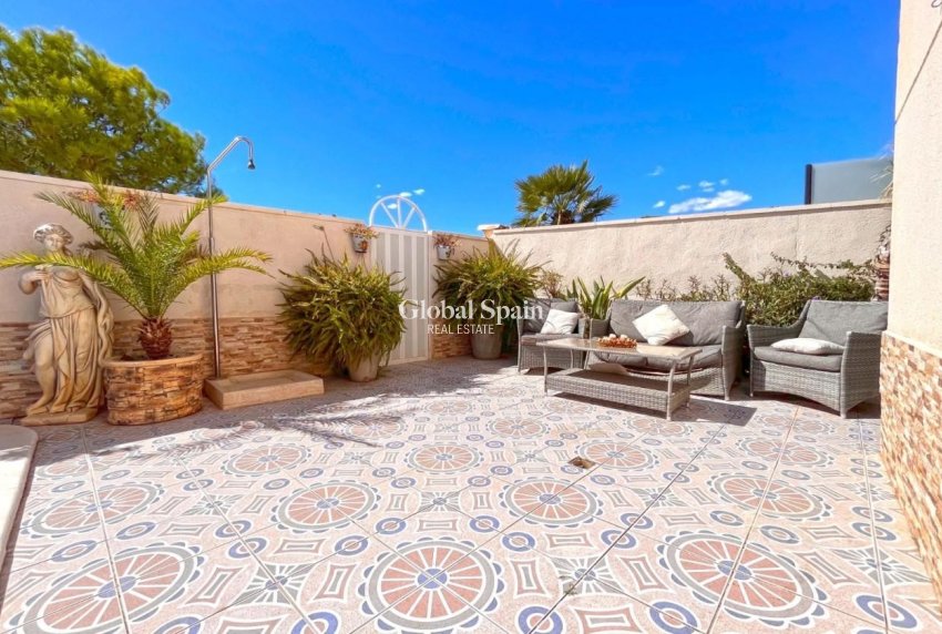 Resale - VILLA -
LA ZENIA - Costa Blanca