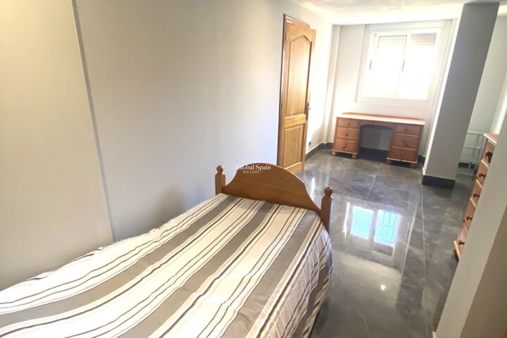 Resale - VILLA -
LA ZENIA - Costa Blanca