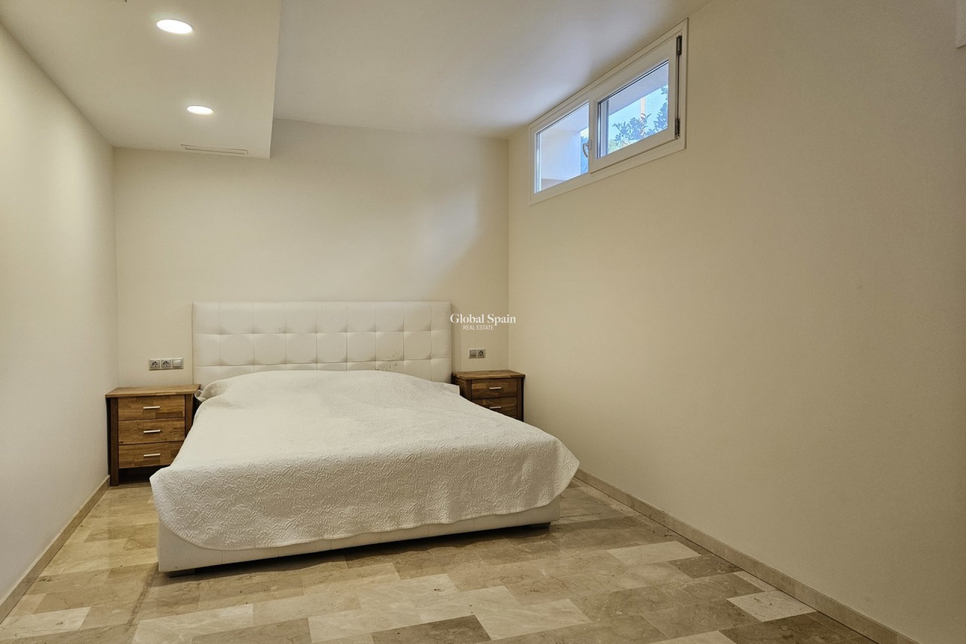 Resale - VILLA -
LA ZENIA - Costa Blanca