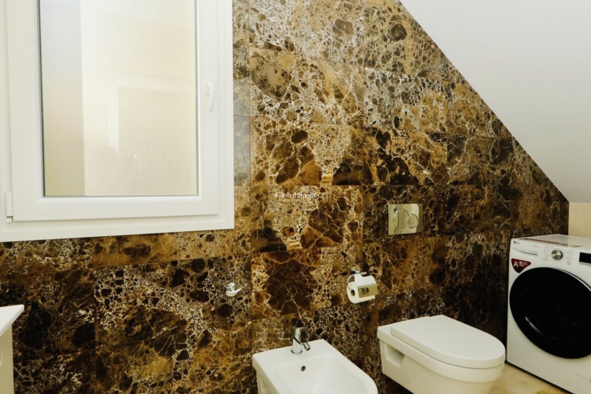 Resale - VILLA -
LA ZENIA - Costa Blanca