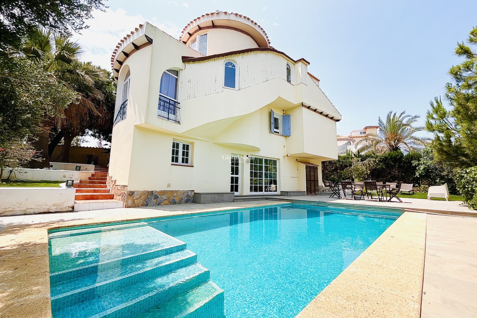 Resale - VILLA -
LA ZENIA - Costa Blanca