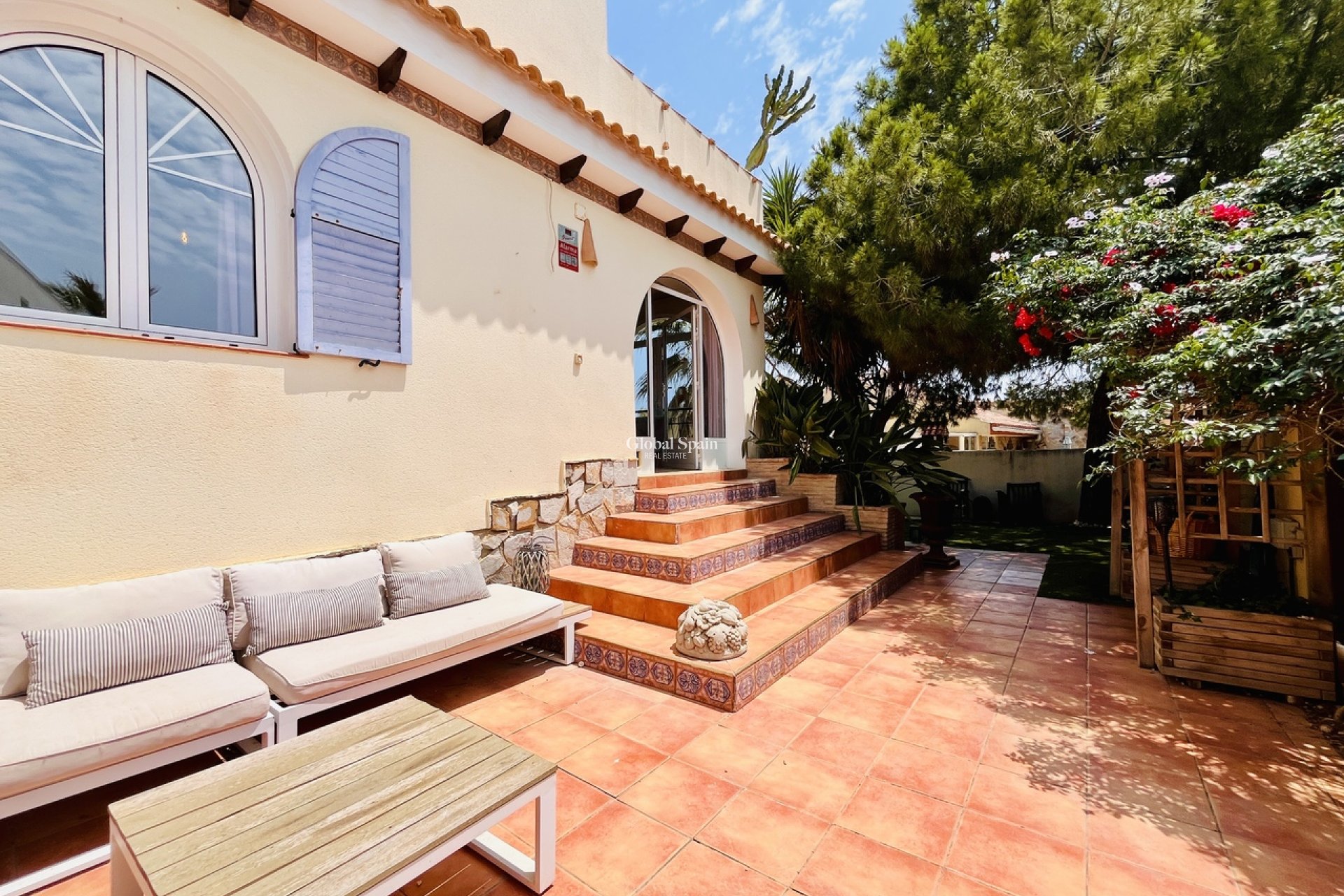 Resale - VILLA -
LA ZENIA - Costa Blanca