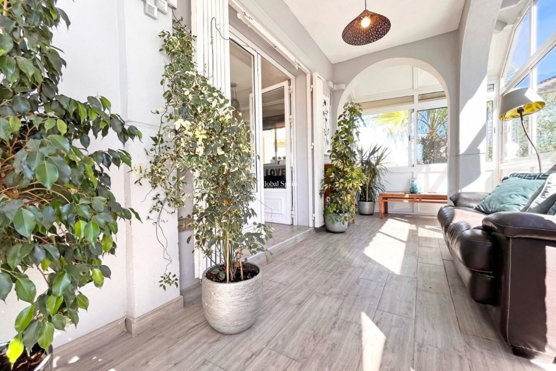 Resale - VILLA -
LA ZENIA - Costa Blanca