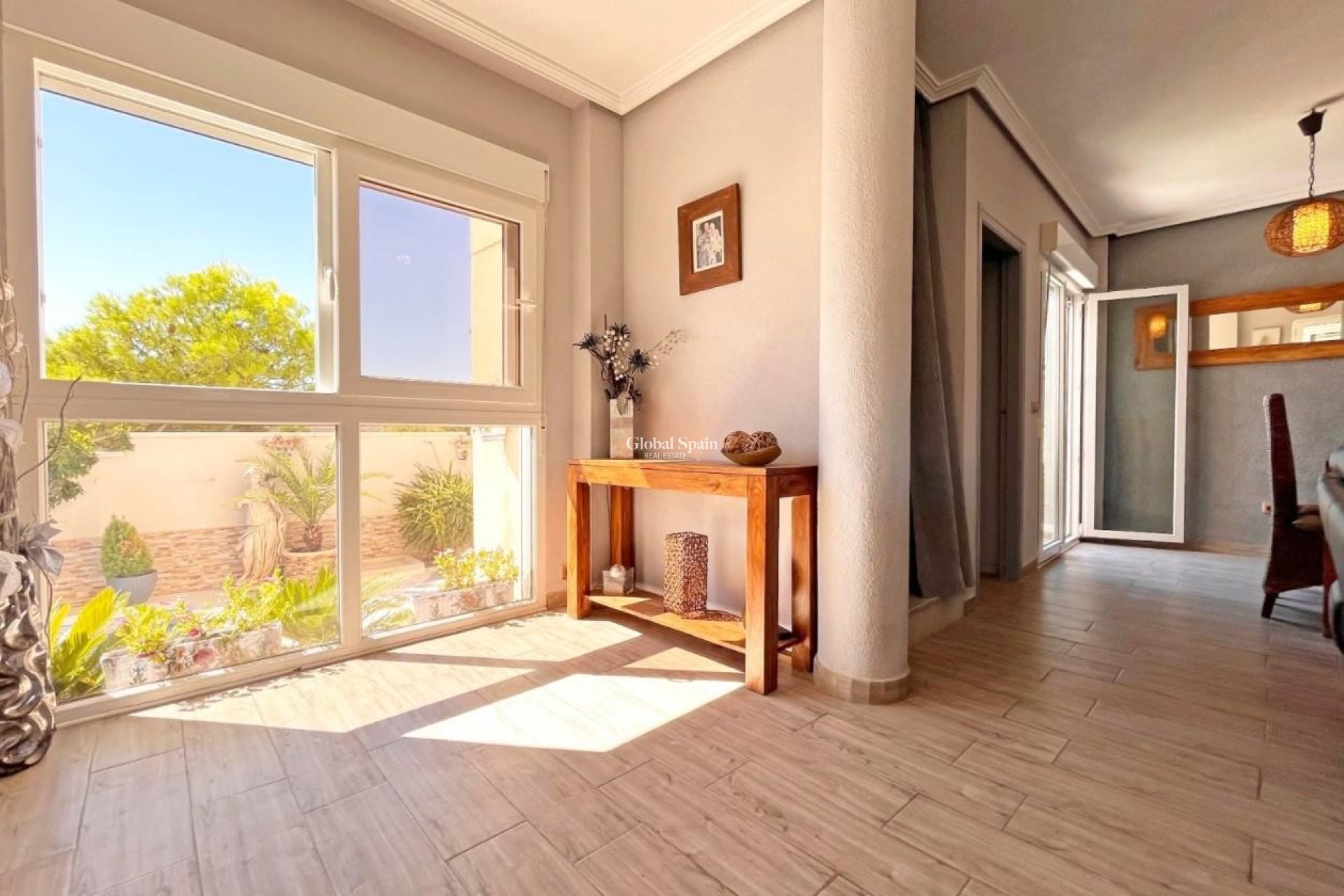 Resale - VILLA -
LA ZENIA - Costa Blanca