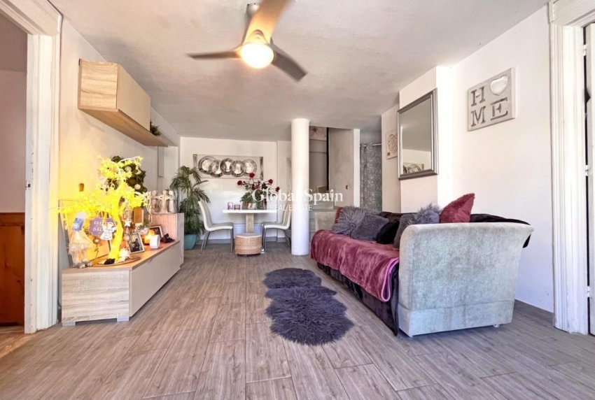 Resale - VILLA -
LA ZENIA - Costa Blanca