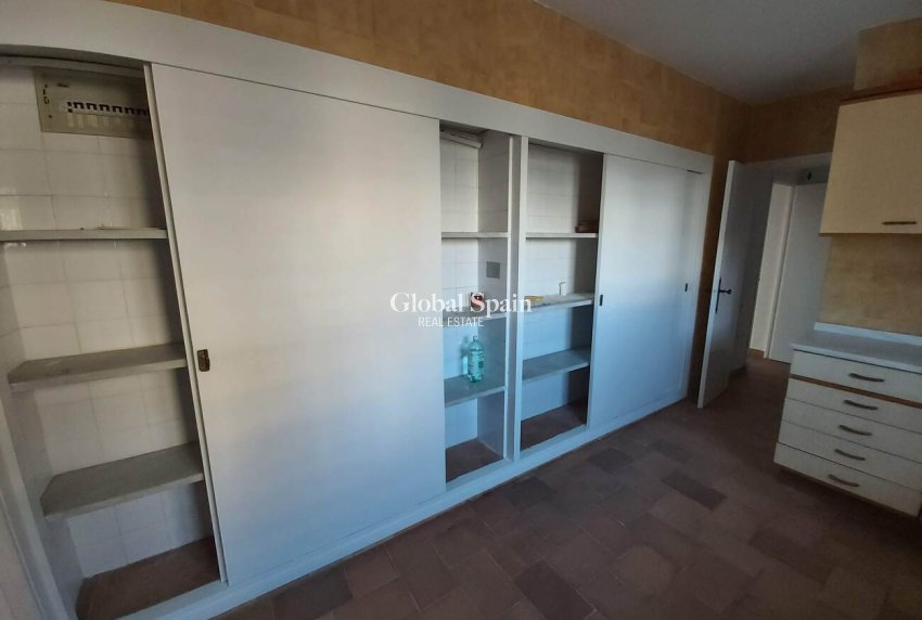 Resale - VILLA -
LA ZENIA - Costa Blanca