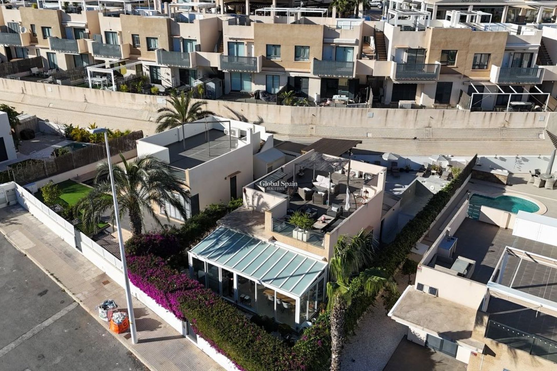 Resale - VILLA -
LA ZENIA - Costa Blanca