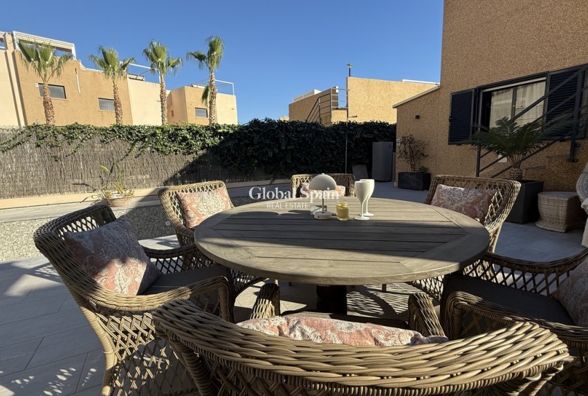 Resale - VILLA -
LA ZENIA - Costa Blanca