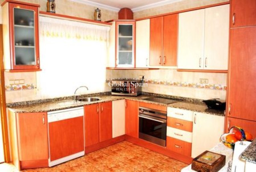 Resale - VILLA -
LA ZENIA - Costa Blanca