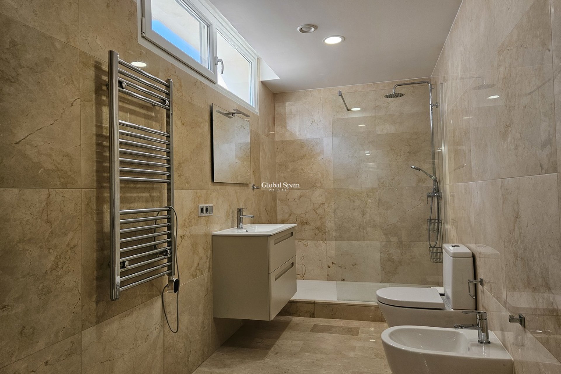 Resale - VILLA -
LA ZENIA - Costa Blanca