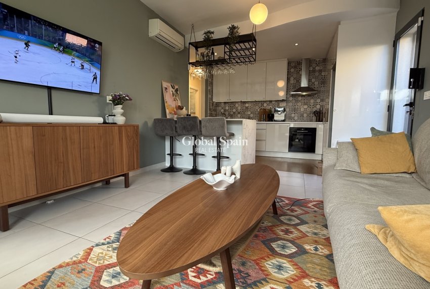 Resale - VILLA -
LA ZENIA - Costa Blanca