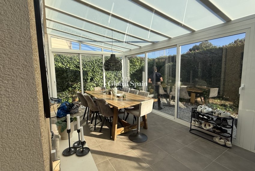 Resale - VILLA -
LA ZENIA - Costa Blanca