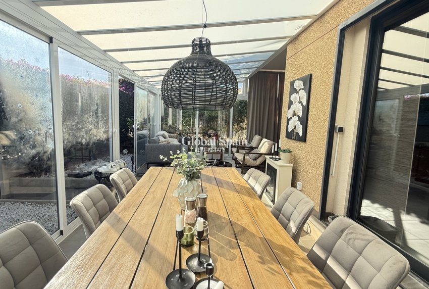 Resale - VILLA -
LA ZENIA - Costa Blanca