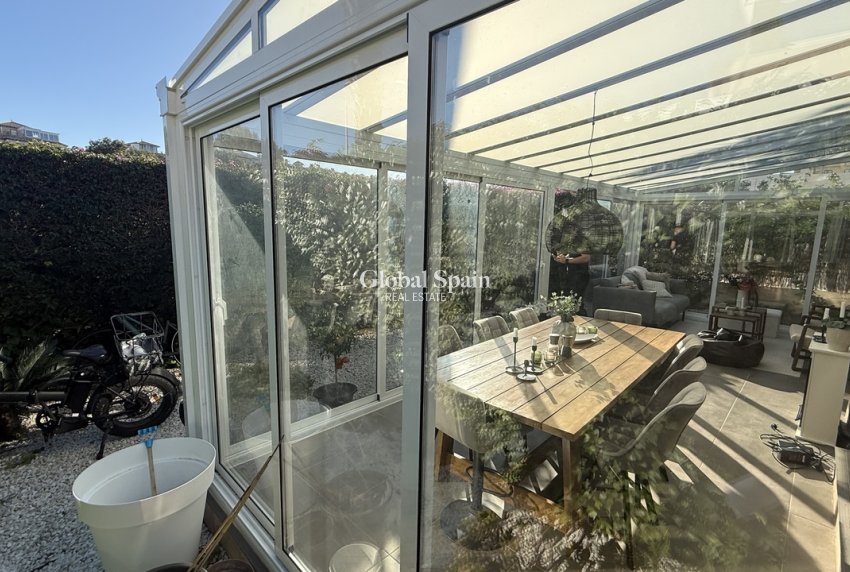 Resale - VILLA -
LA ZENIA - Costa Blanca