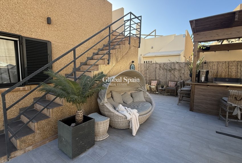 Resale - VILLA -
LA ZENIA - Costa Blanca