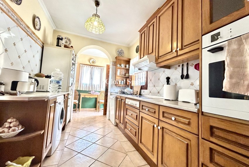 Resale - VILLA -
LA ZENIA - Costa Blanca