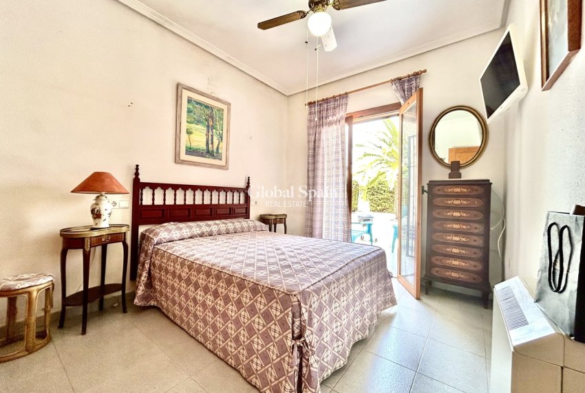 Resale - VILLA -
LA ZENIA - Costa Blanca