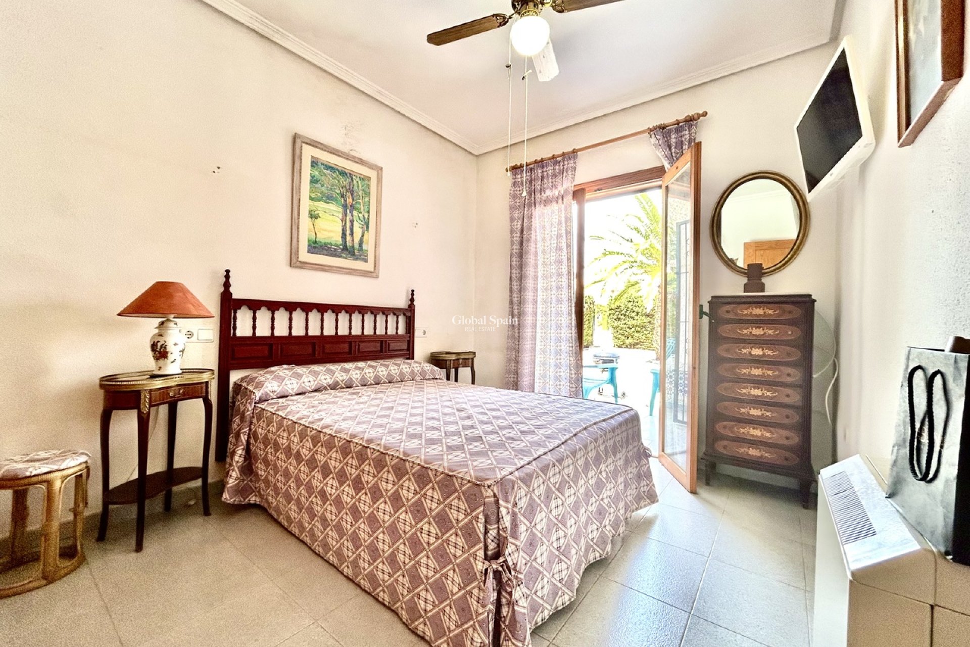 Resale - VILLA -
LA ZENIA - Costa Blanca