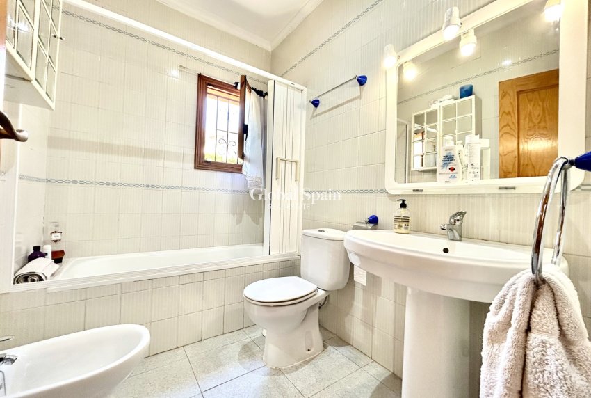 Resale - VILLA -
LA ZENIA - Costa Blanca