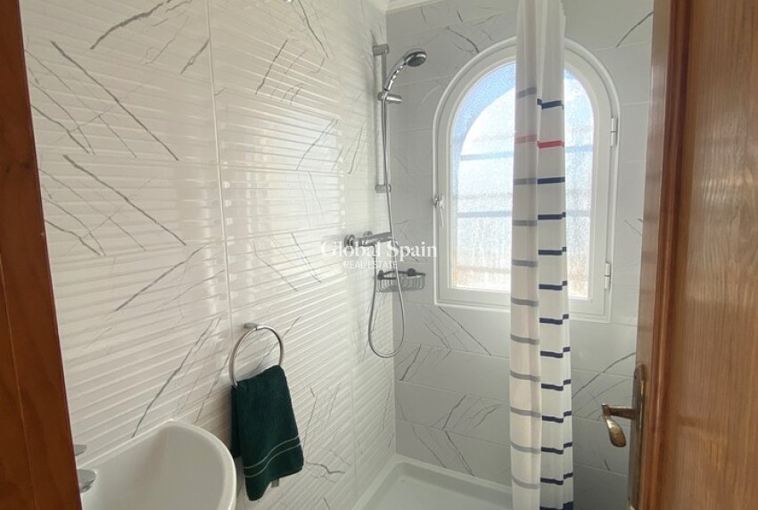 Resale - VILLA -
LA ZENIA - Costa Blanca
