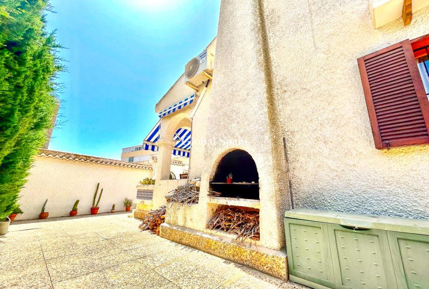 Resale - VILLA -
LA ZENIA - Costa Blanca