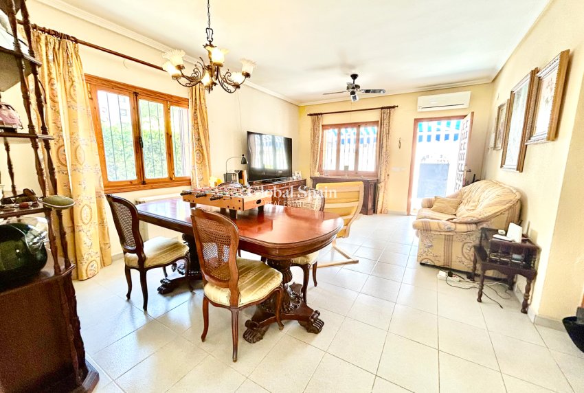 Resale - VILLA -
LA ZENIA - Costa Blanca
