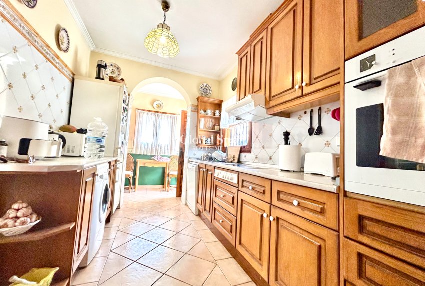 Resale - VILLA -
LA ZENIA - Costa Blanca