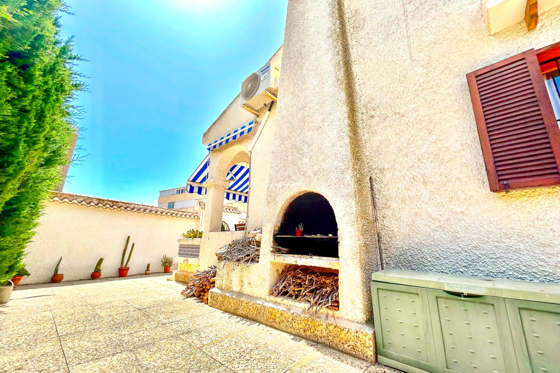 Resale - VILLA -
LA ZENIA - Costa Blanca