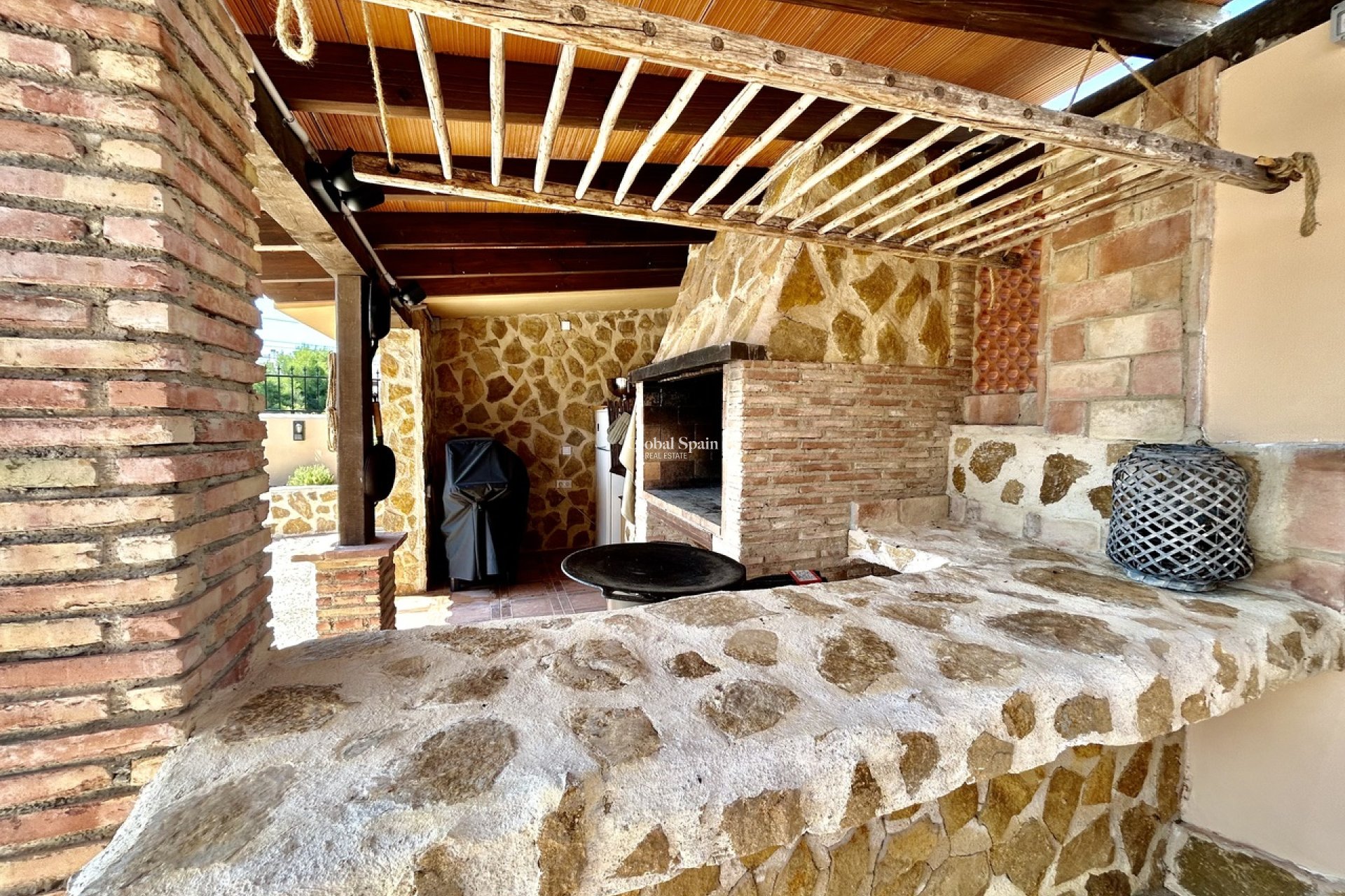 Resale - VILLA -
LA ZENIA - Costa Blanca